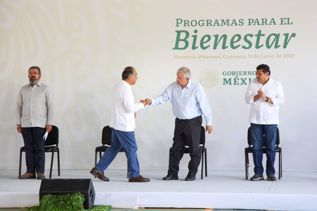 Recibe Gobernador Astudillo a Presidente López Obrador para evaluar avance de programas Bienestar en Cruz Grande