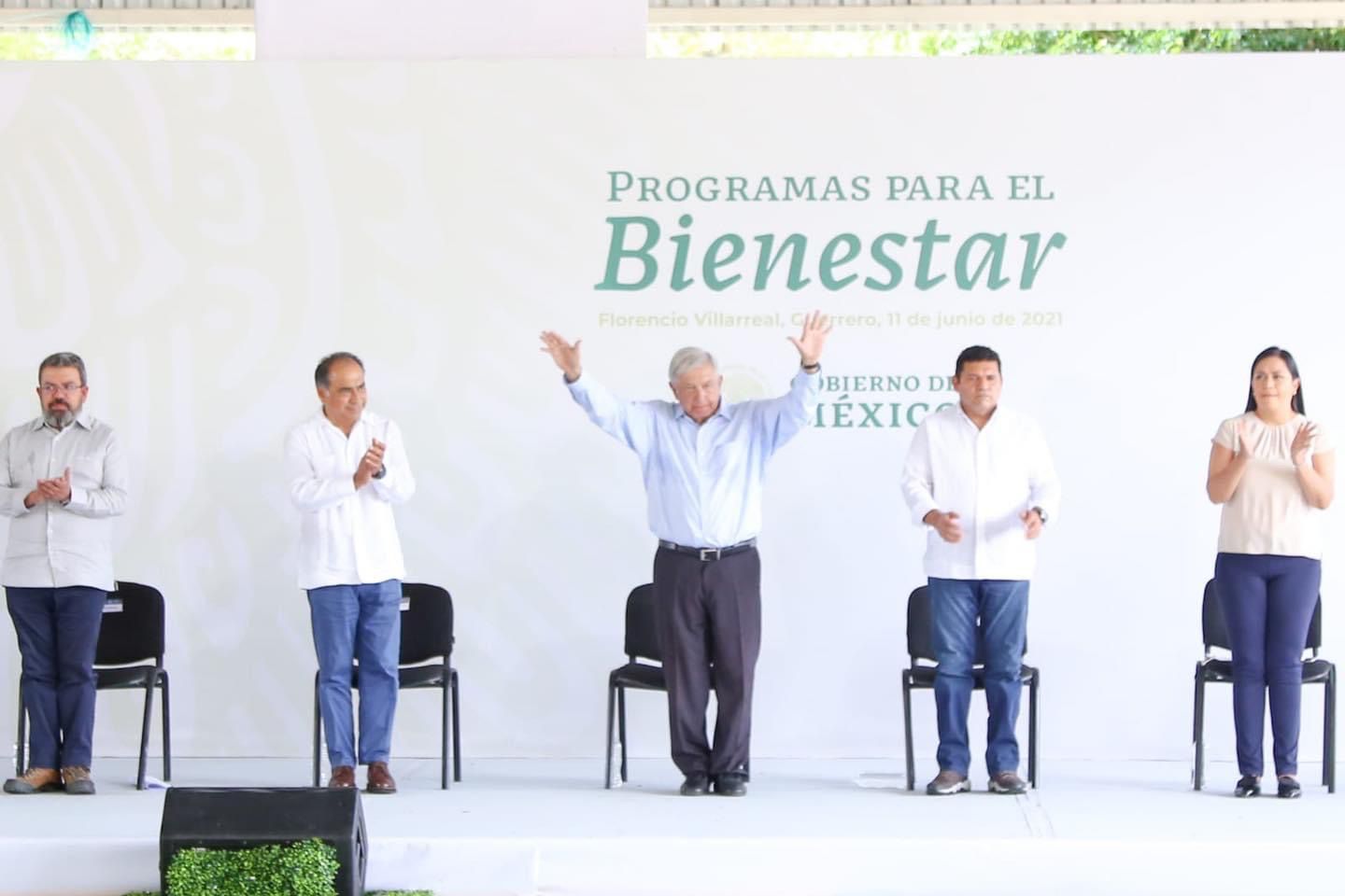Recibe gobernador Astudillo al presidente López Obrador para evaluar avance de programas bienestar en cruz grande