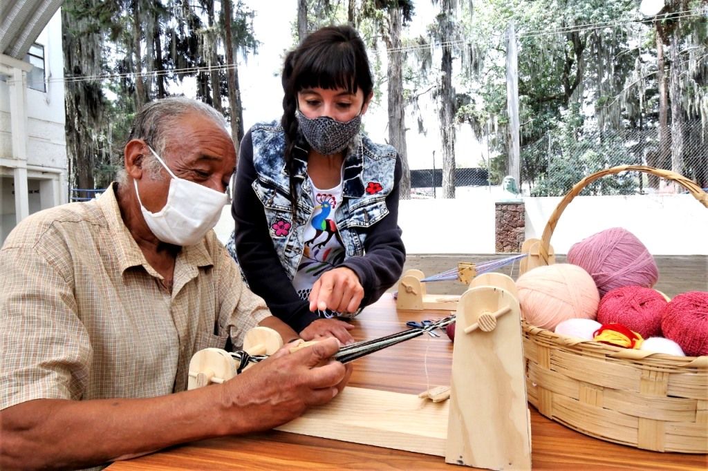 El Centro Cultural Tenancingo imparte taller de rebozo tejido con tabletas