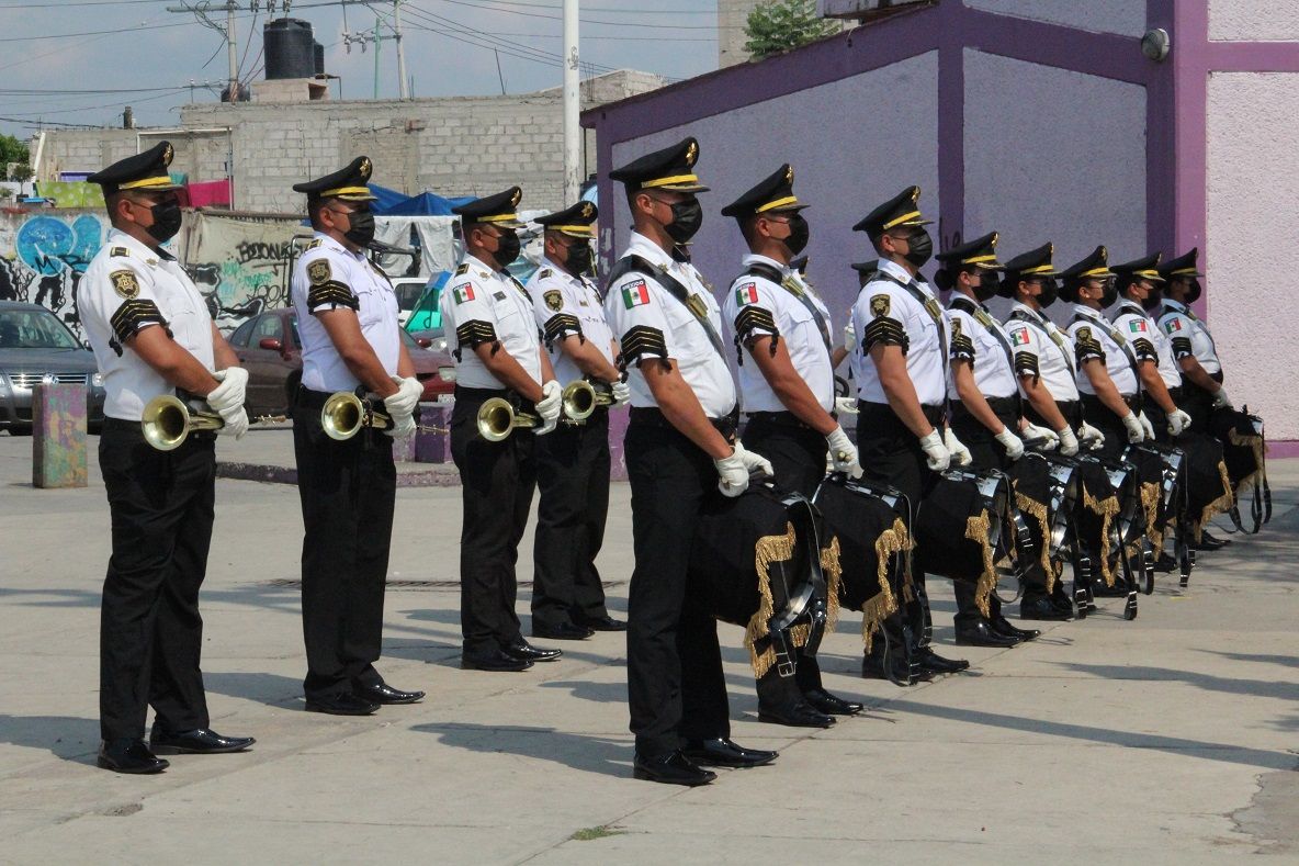 Policías de Chimalhuacán alejan a niños y adolescentes de conductas nocivas