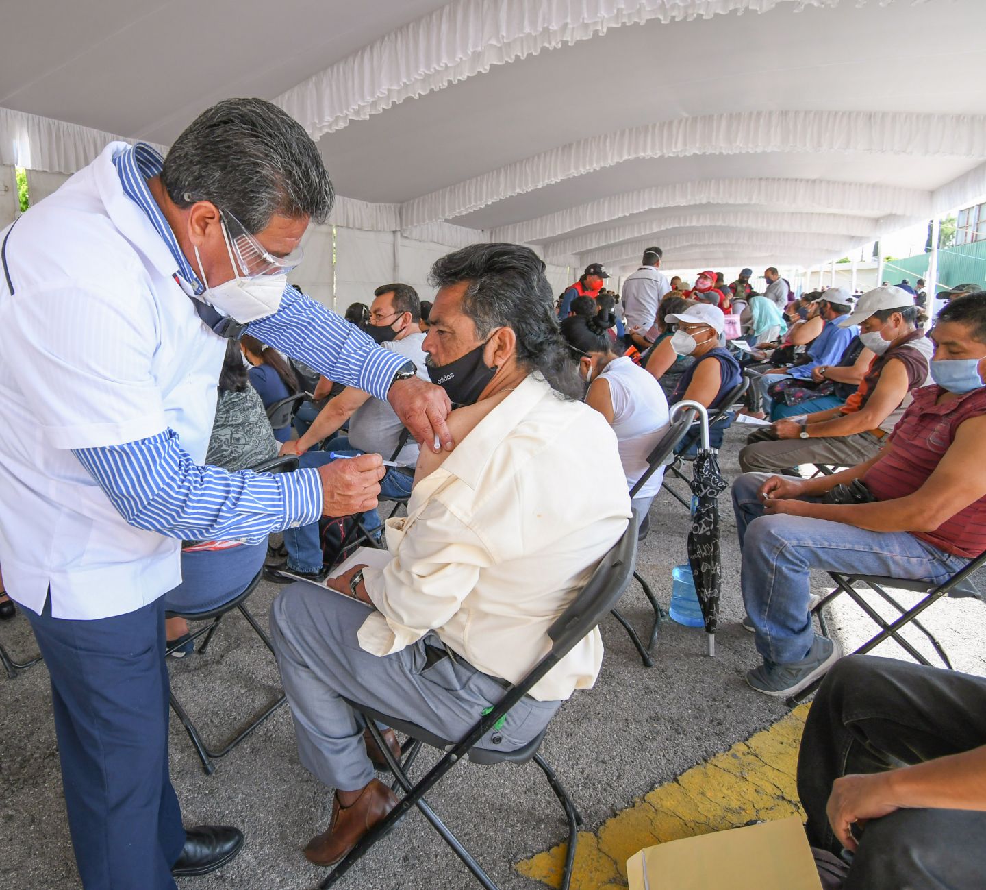 Inicia vacunación contra COVID-19 para adultos de 50 a 59 años de Chimalhuacán