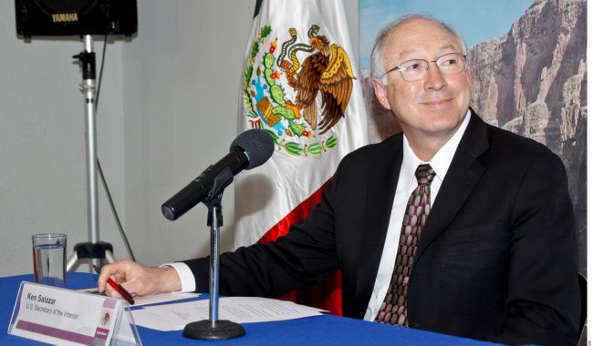 México celebra nominación de Ken Salazar como embajador de EU