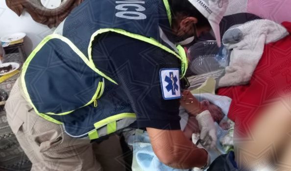 En Chimalhuacán auxilian 
a mujer en parto imprevisto
