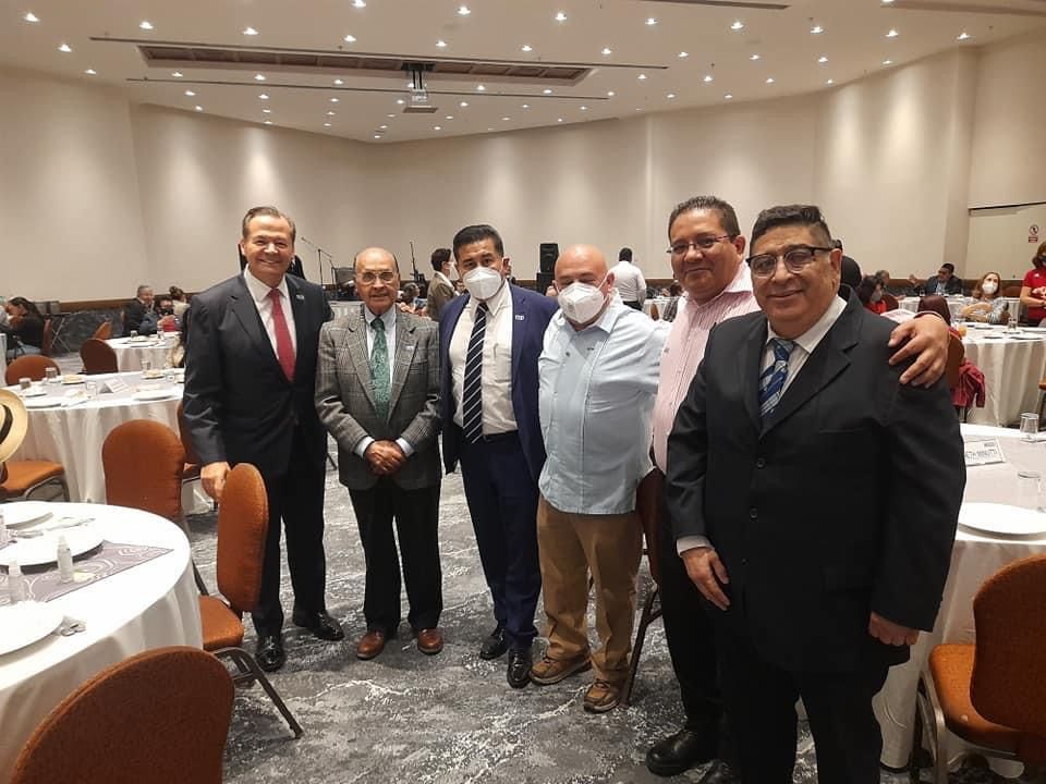 Integrantes de OMA participan en reunión de trabajo con empresarios y candidatos electos de Va por México