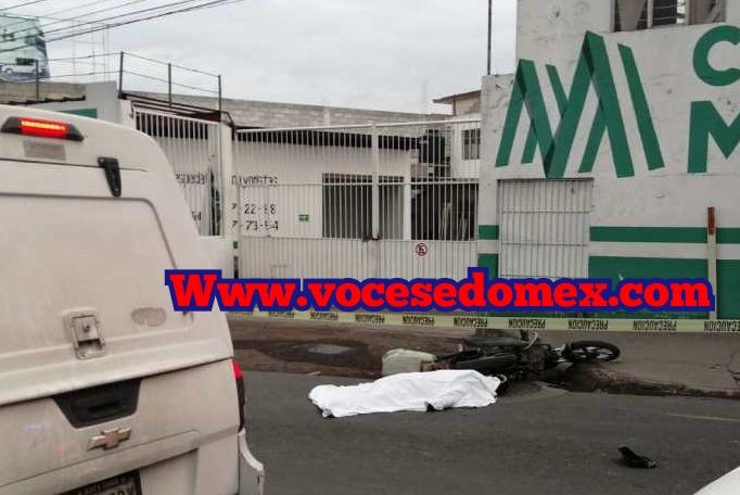 Tráiler mata a motociclista en Ecatepec 