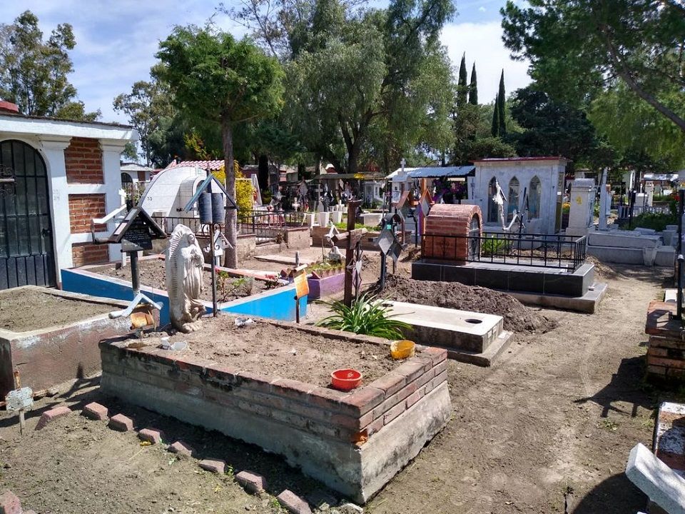 Campaña de regularización en panteón municipal Silán de Texcoco