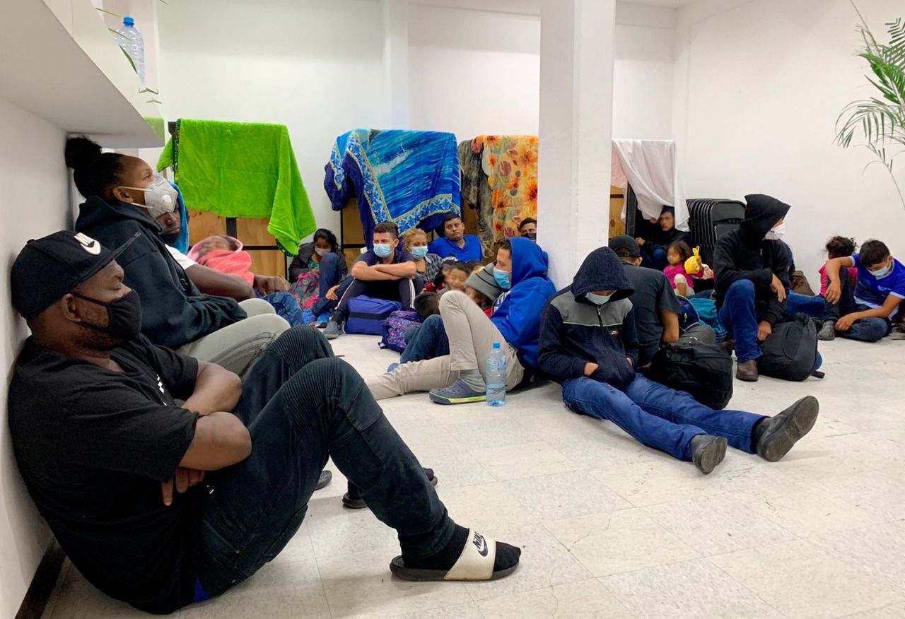 #Dan albergue y alimentos a 72 migrantes centroamericanos rescatados enTepotzotlán