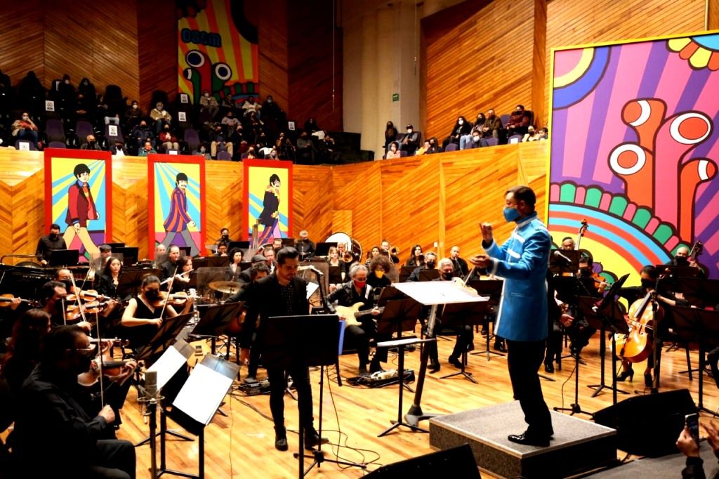 Vibran corazones mexiquenses en concierto The Beatles Sinfónico