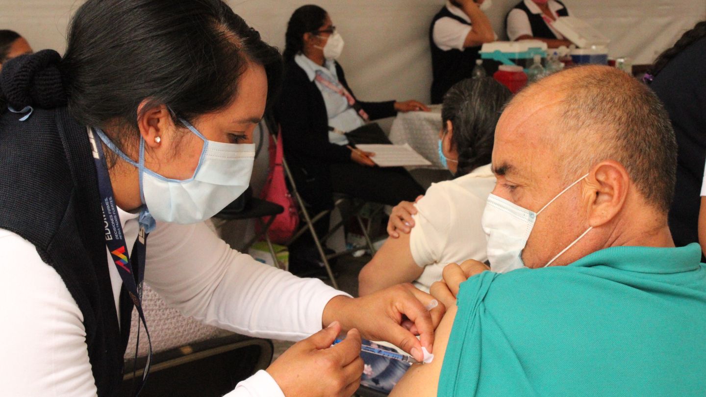 #Del 5 al 8 de julio vacuna contra COVID-19 a adultos de 40 a 49 años en Chimalhuacán