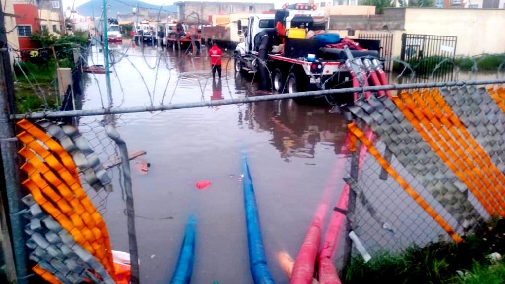 El GEM colabora en acciones para abatir efectos de la lluvia en Zumpango