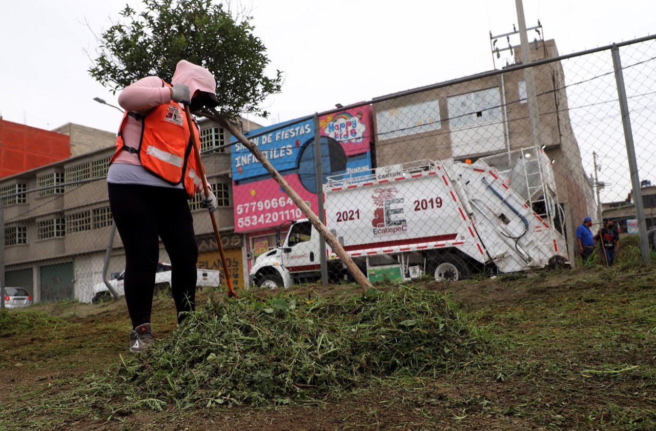 Autoridades retiran casi mil toneladas de basura de parques y camellones de Ecatepec