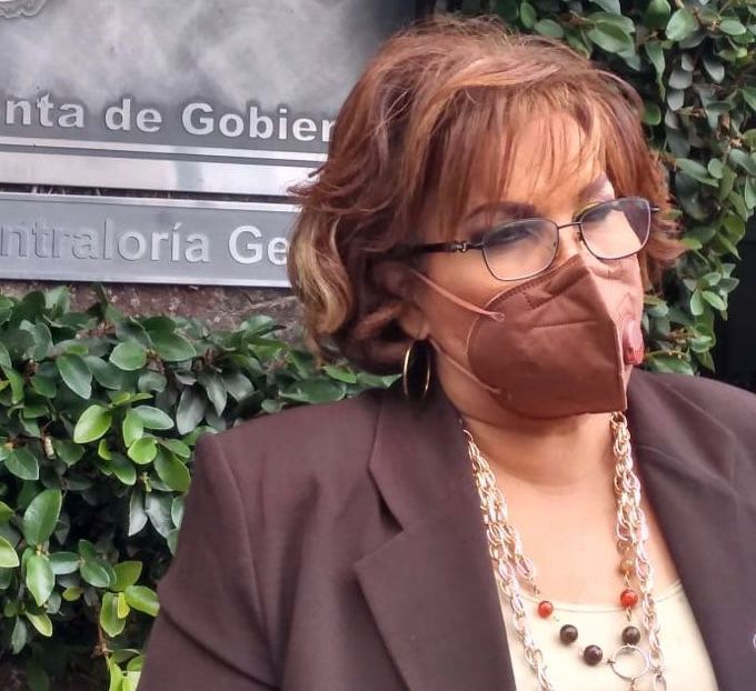 Se registra Rocío Ojeda como aspirante a la rectoría de la UV