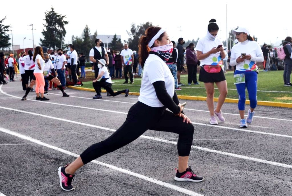 Más de 500 personas participan en carrera atlética del Festival de las Luciérnagas 