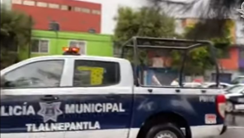 Enfrentamiento entre policías municipales y ministeriales en Tlalnepantla