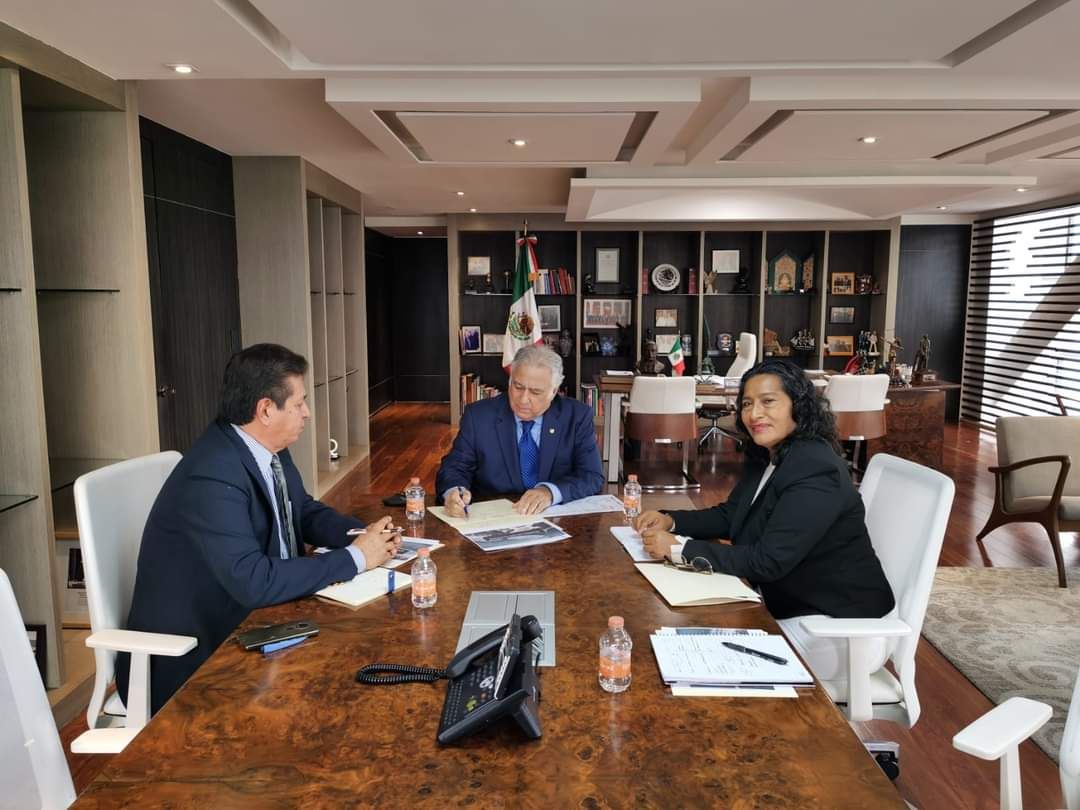 Productiva reunión de Abelina López con el secretario de Sedatu y de Turismo
