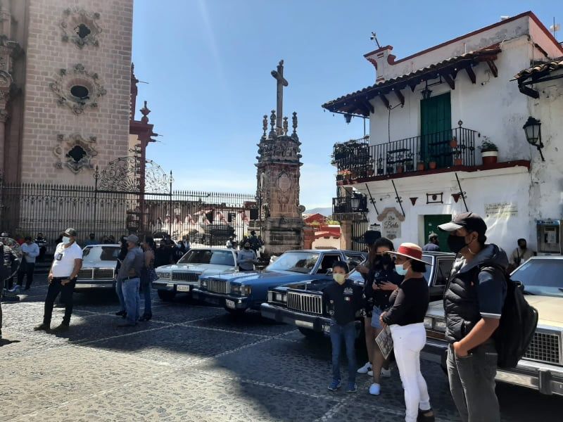 Más de 20 autos del ’Club Gran Marquis Gigantes de Ford’ visitan la ciudad de Taxco