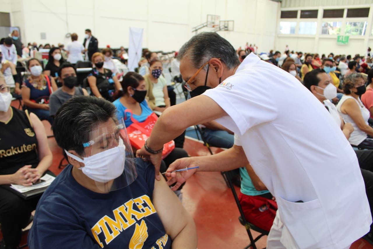 #En Nezahualcóyotl inició la segunda vacuna anti -COVID 19 a los de 50 - 59 : Juan Hugo de la Rosa