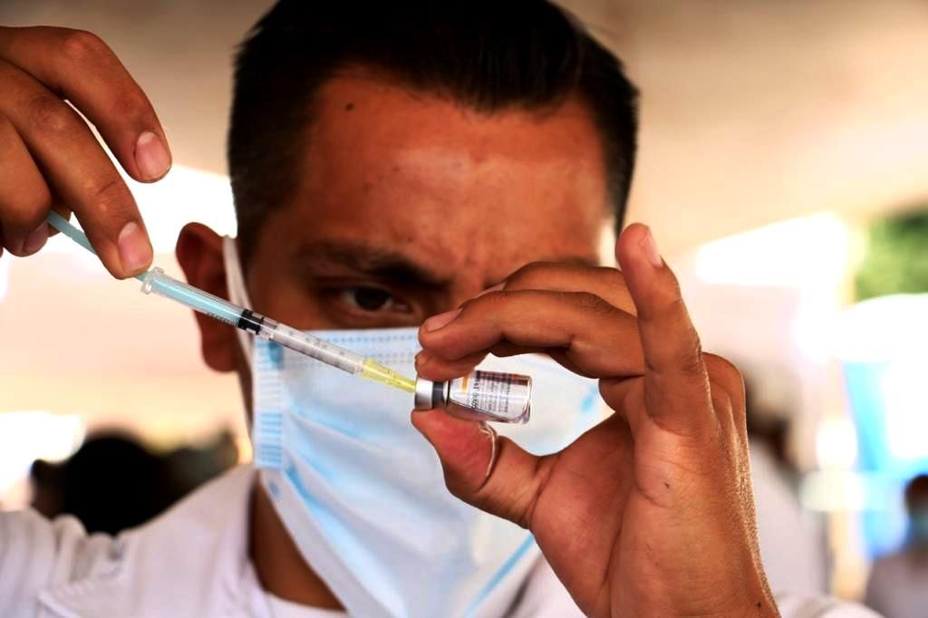 Anuncian jornadas de vacunación contra el COVID-19 en 114 municipios mexiquenses