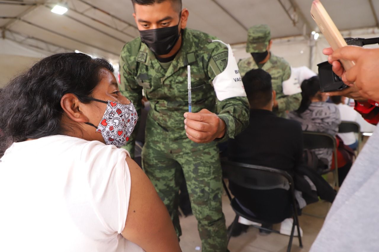 Ecatepec suma más de 678 mil vacunados contra Covid-19 al concluir aplicación de primera dosis a treintañeros
