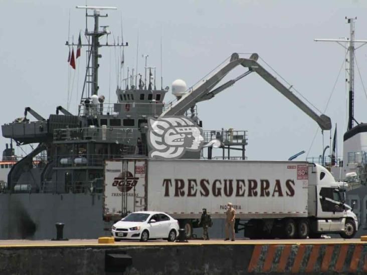 Inicia en puerto de Veracruz el embarque humanitario para Cuba.