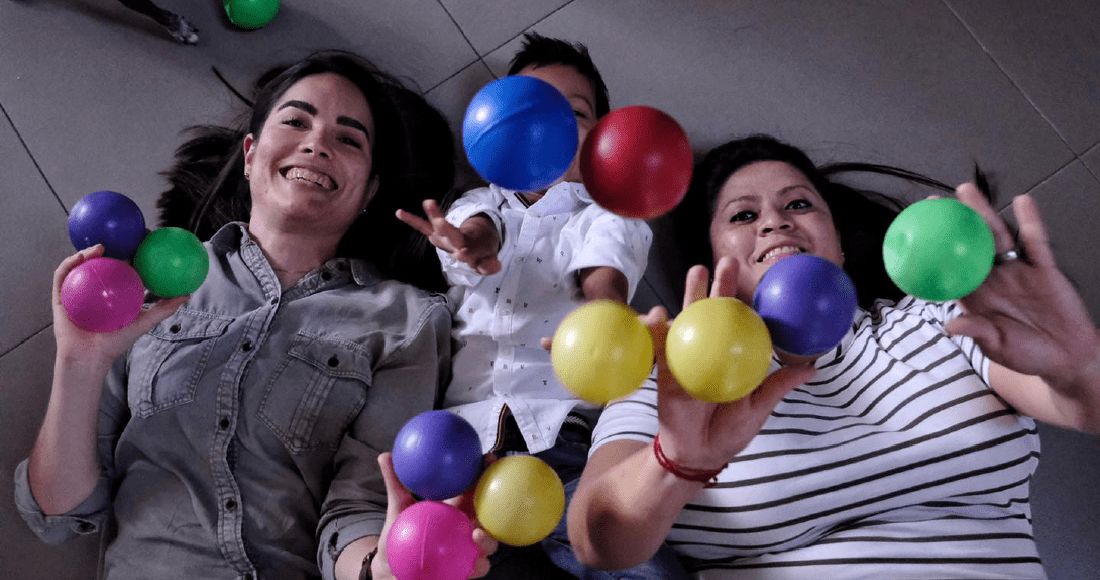 Mujeres logran la primera adopción homoparental en Jalisco de un niño de 5 años