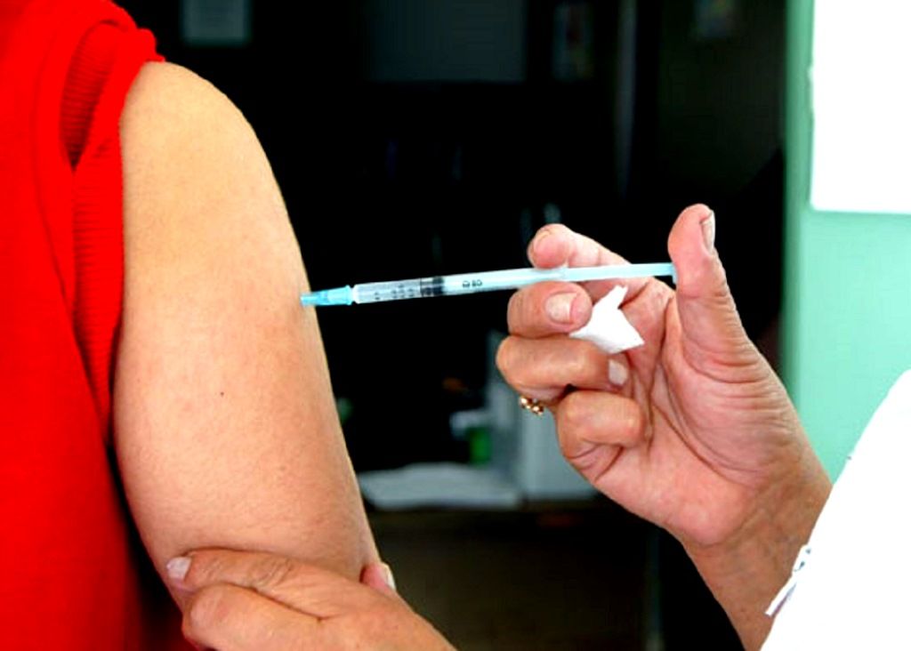 El ISSEMyM realiza la semana estatal de intensificación de vacunación