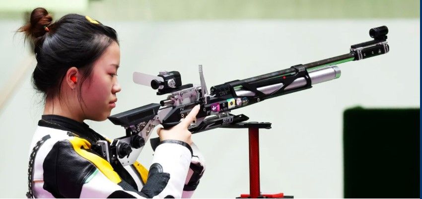 Tiradora china consigue la primera medalla de oro en Tokio 2020