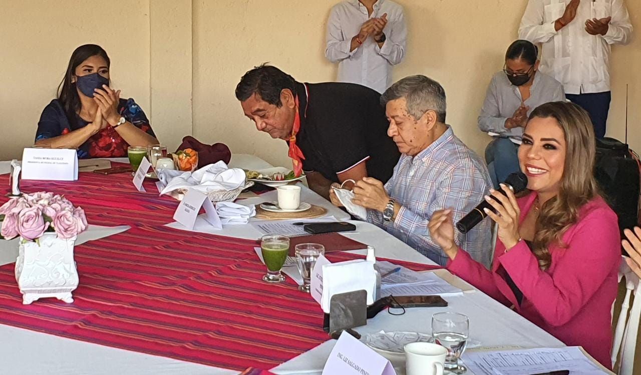 Se reúne Evelyn Salgado con los alcaldes electos de Morena

