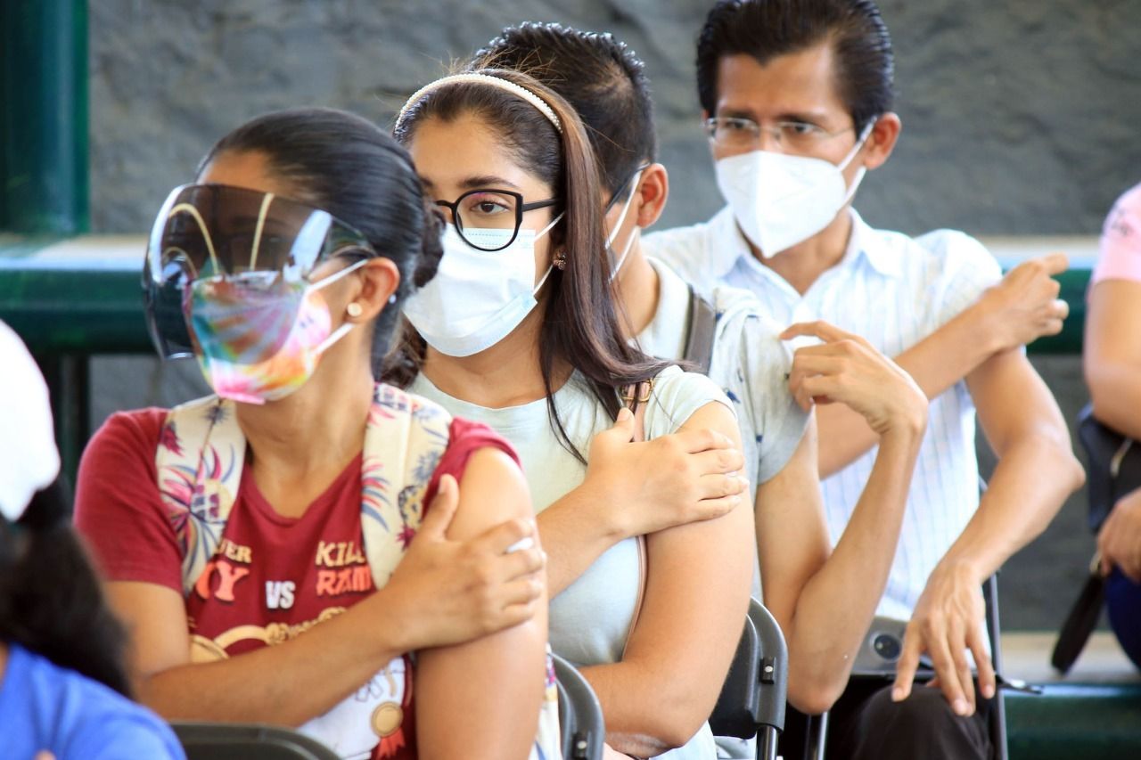 Personal del Ayuntamiento de Acapulco fortalece programa de vacunación COVID
