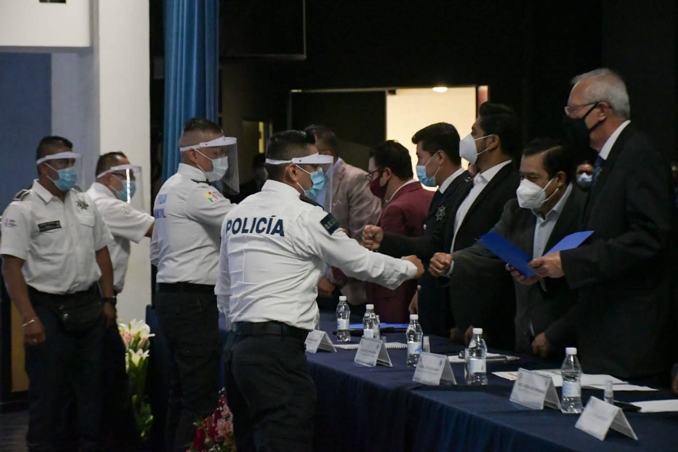 Portaran #policías de Nezahualcóyotl #cámaras corporales: #anunció el alcalde #Juan Hugo de la Rosa 