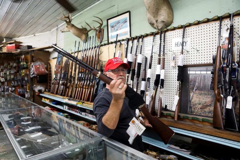 México demanda a 11 compañías en Estados Unidos por facilitar el tráfico ilegal de armas
