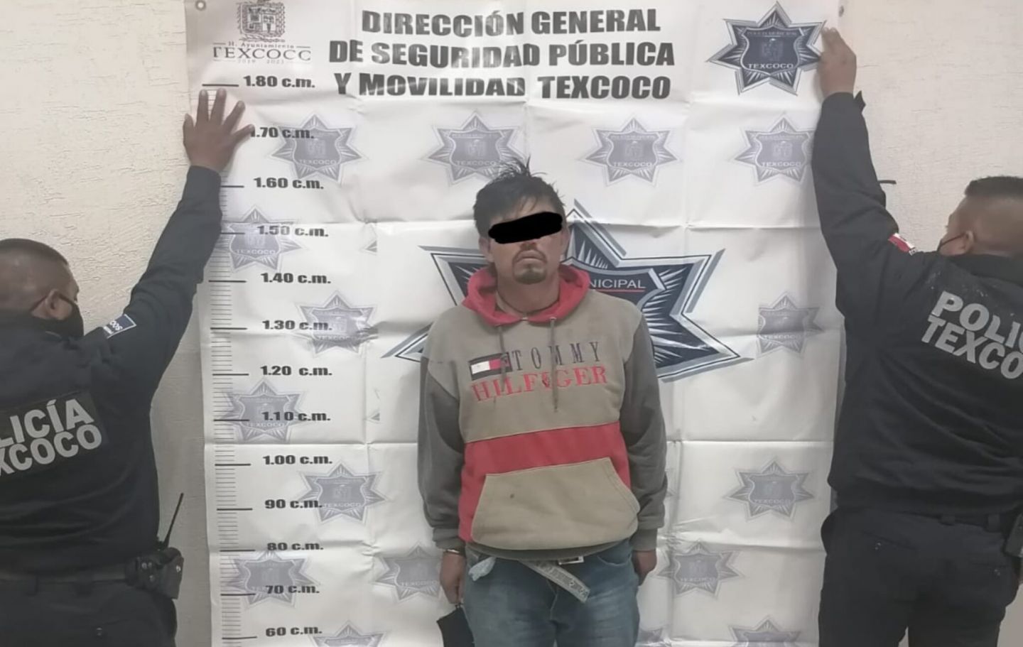 Detienen a sujeto por intento de abuso sexual en baños de deportivo en Texcoco