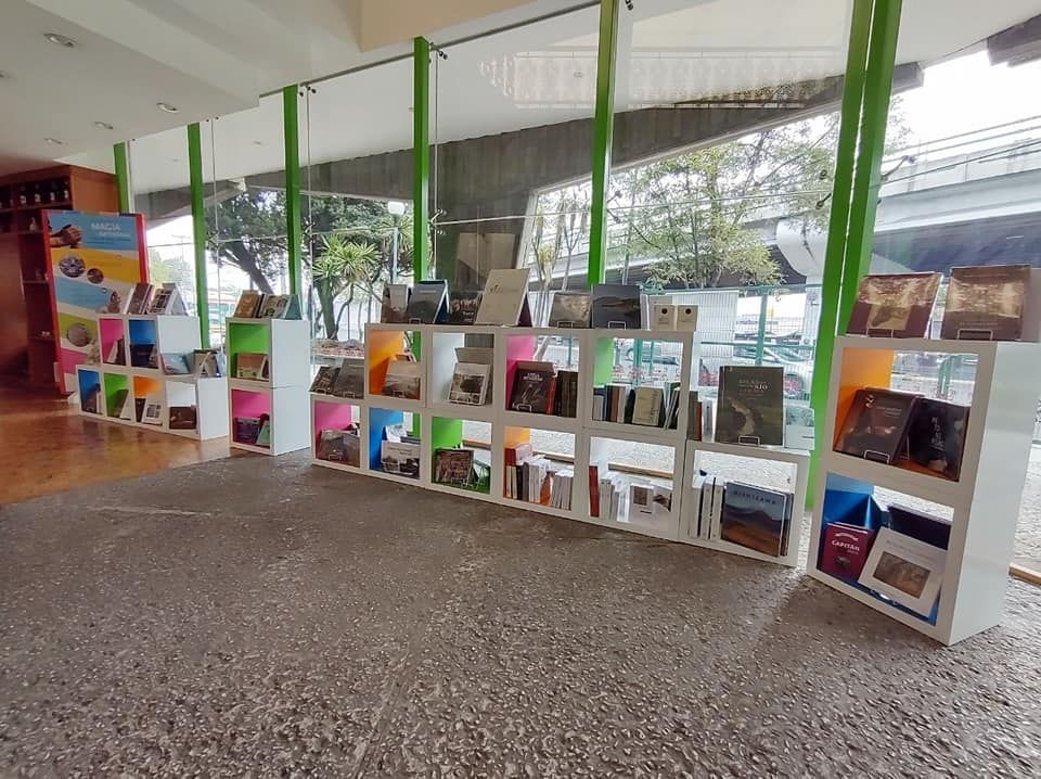 Promueven venta de libros en
tiendas de artesanías Casart.