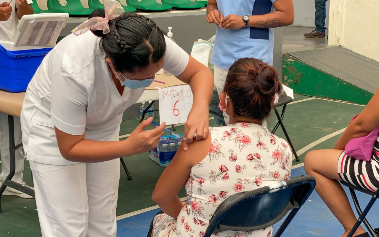 Más de 5 mil personas de entre 30 y 39 años reciben segunda dosis de vacuna contra COVID-19 en Fortín