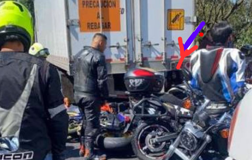 Muestran foto del Fantasma en el accidente de motocicletas en la carretera Cuernavaca dejó 6 muertos 