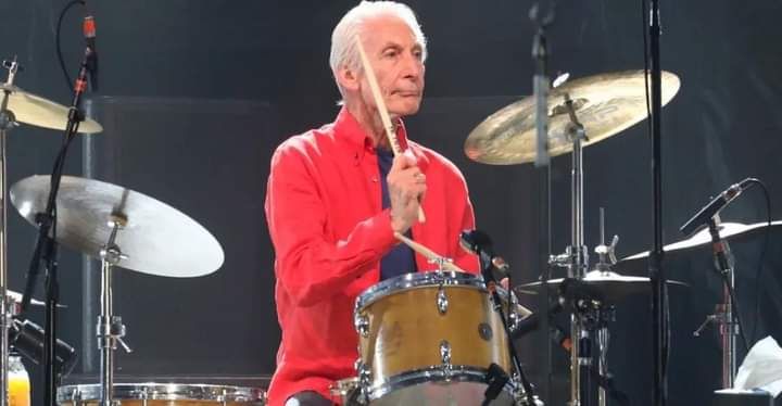 Fallece Charlie Watts, baterista de The Rolling Stones, a los 80 años 
