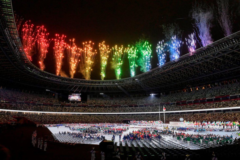Iluminan mil fuegos artificiales cielo de Tokio en inauguración de Juegos Paralímpicos
