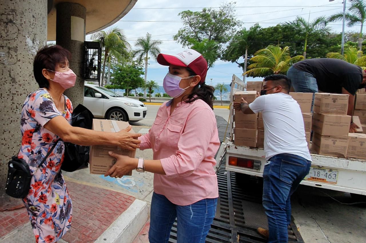 El DIF Acapulco no detiene la ayuda social: Malena Godoy
