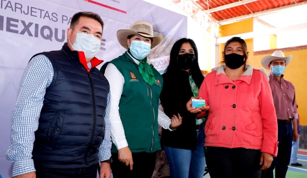 El GEM entrega mil 978 tarjetas para alimento ganadero a productores de la región Amecameca