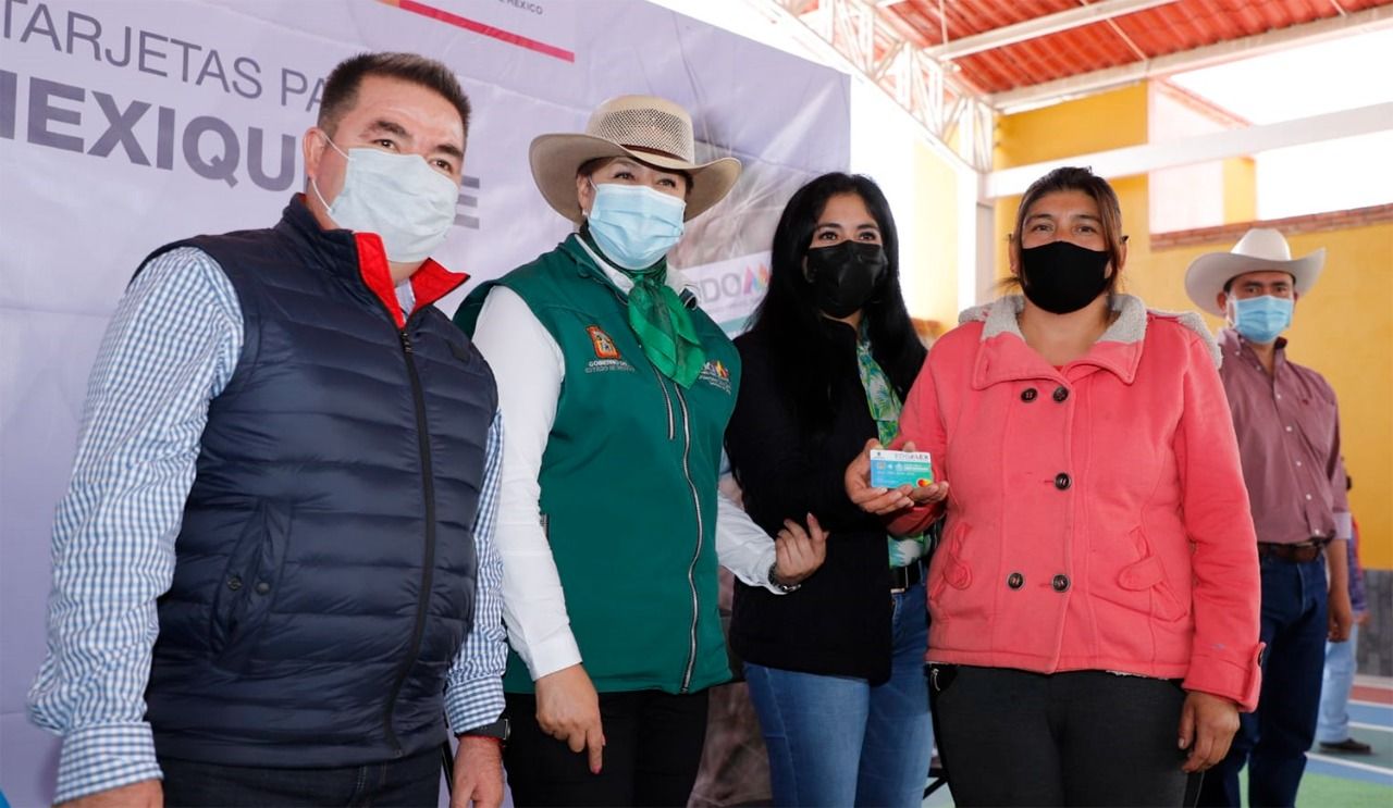 Productores reciben apoyo para alimento ganadero de la región Amecameca