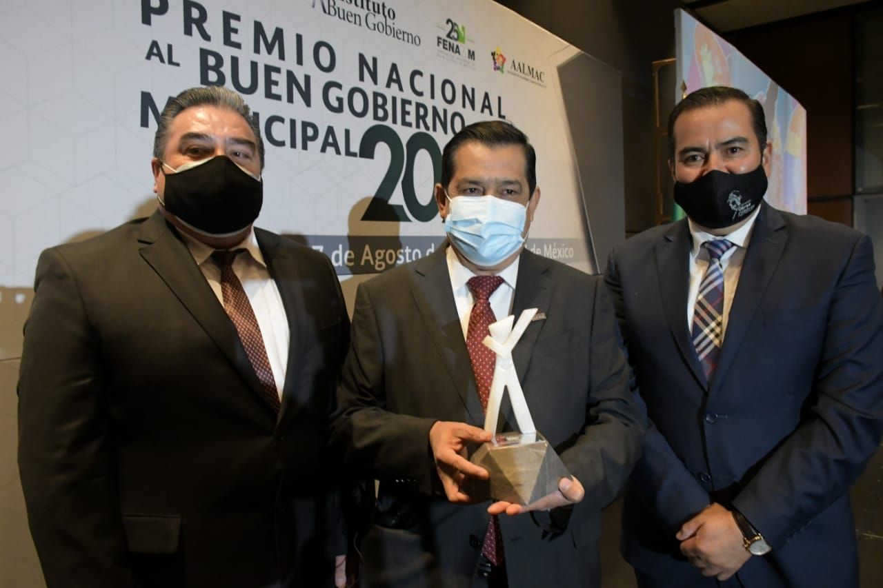 #Por obras hidráulicas premian al alcalde de Nezahualcóyotl: Juan Hugo de La Rosa