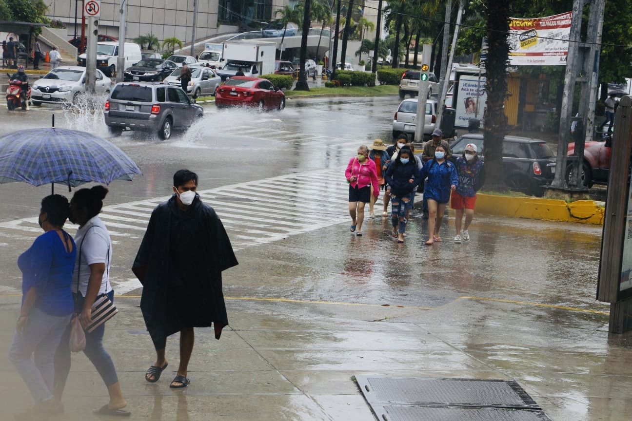 Se prevén lluvias intensas en Acapulco por onda tropical número 25 