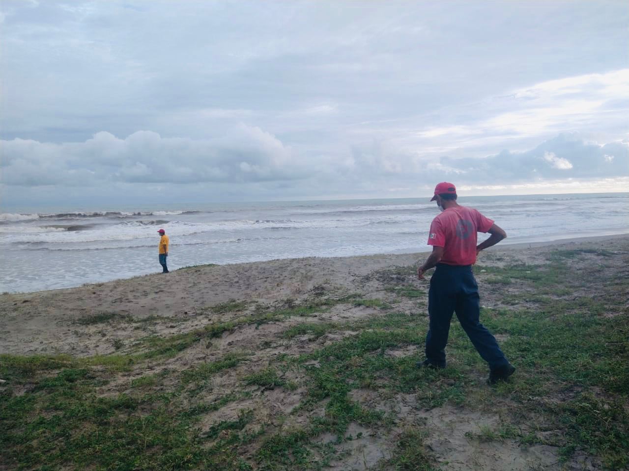 Protección Civil de San Marcos apoya en la búsqueda de pescadores desaparecidos
