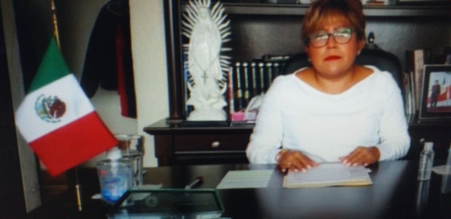 En La Paz la alcaldesa electa Cristina Gonzalez pide a la jefa de gobierno actual Olga Medina, apoyo a escuelas en este regreso a clases