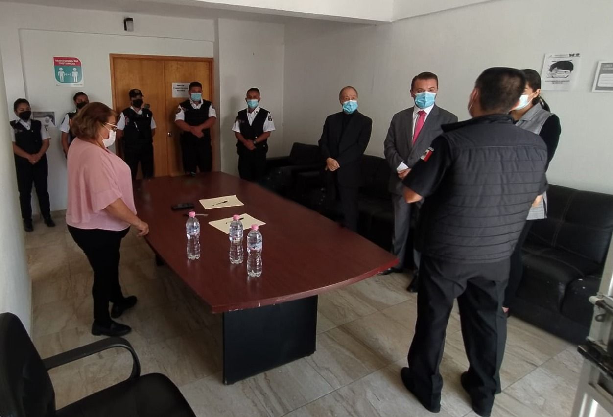 
Policía de Chimalhuacán firma convenios para facilitar búsqueda de personas
