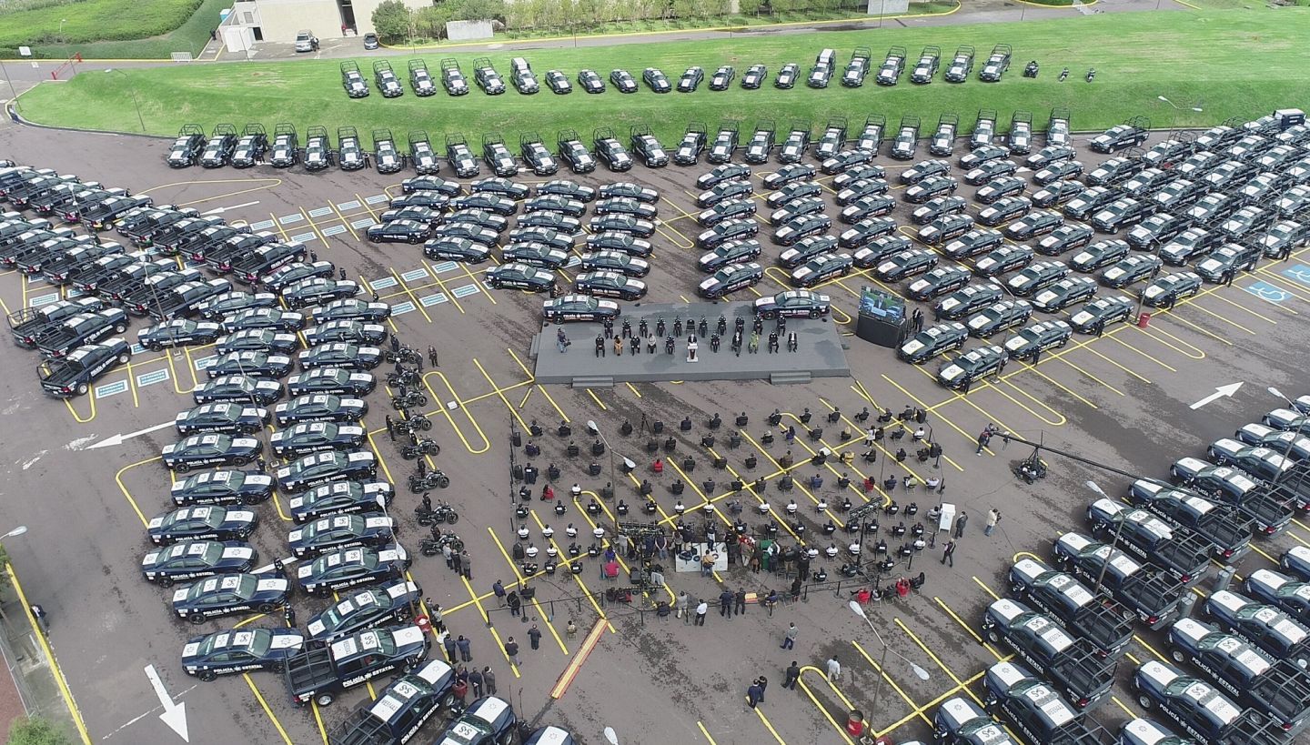 El Gobernador Alfredo Del Mazo Maza entrega 415 unidades vehiculares la Secretaria de Seguridad Estatal en Texcoco 