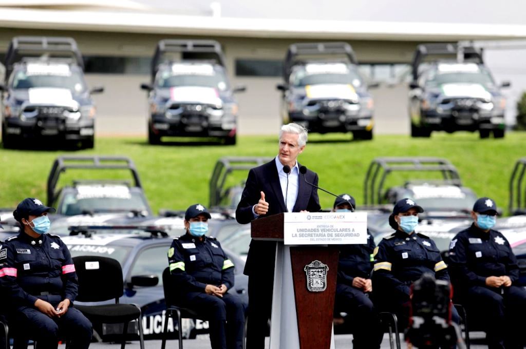 Alfredo del Mazo entrega más de 400 unidades vehiculares para reforzar tareas de la Secretaría de Seguridad y dar tranquilidad a los mexiquenses 