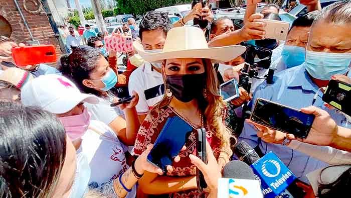 Se mantiene Evelyn Salgado Pineda pendiente de los guerrerenses tras sismo
