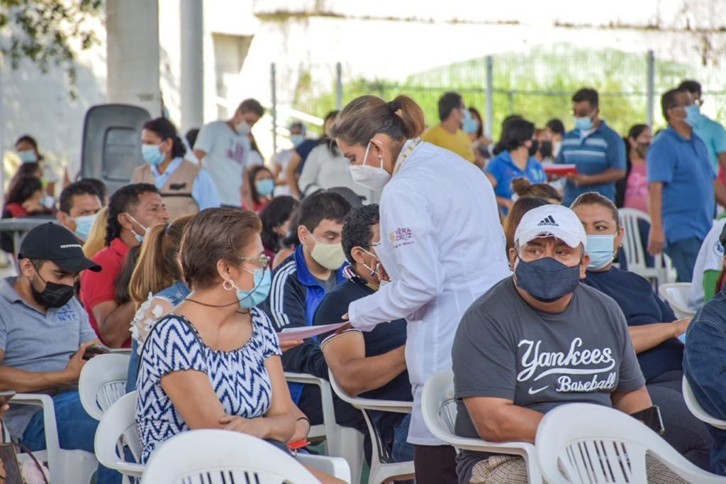 Inicia jornada de vacunación de 18 a 29 años y más, en Córdoba