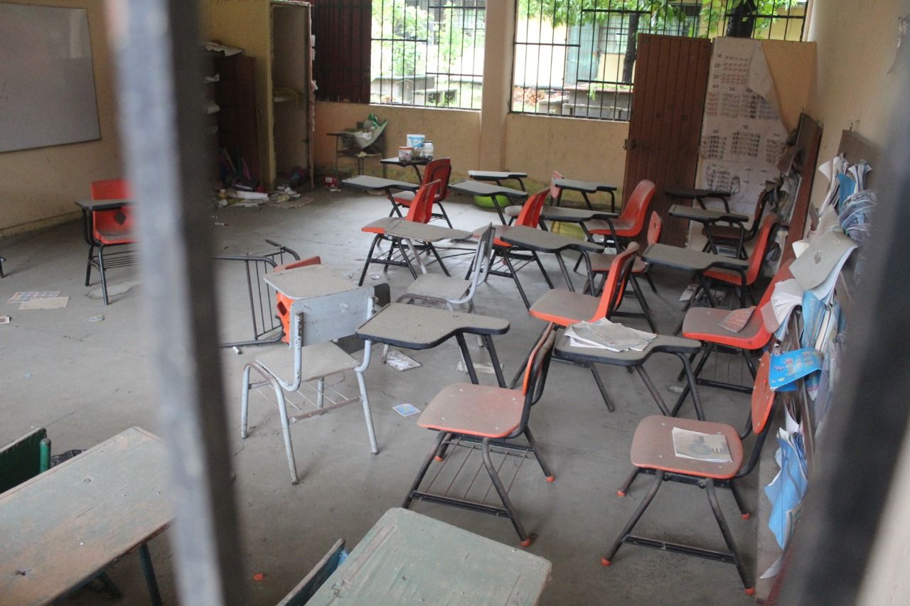 Piden reparación de escuela dañada por sismo en Acapulco 